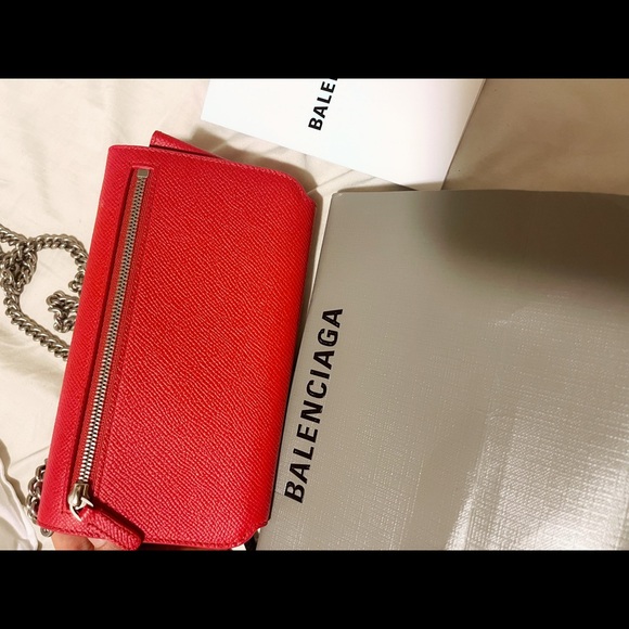 Balenciaga Red Cross Body wallet - Picture 3 of 4